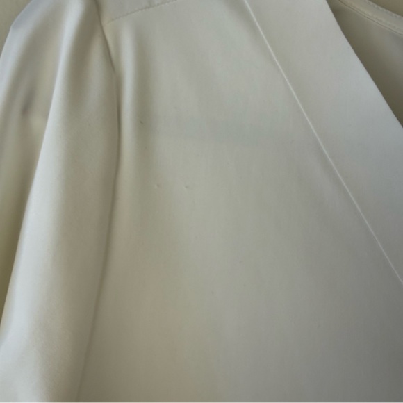 Aday White Something Tailored Ling Sleeve V Neck Blouse - Picture 3 of 8